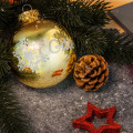 Weihnachtsbaumkugel aus Glas (glänzend) inklusive Wunschtextgravur & Schneeflocke